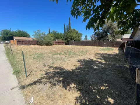 875 J St, Lathrop, CA 95330 photo 3