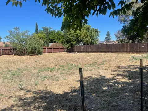 875 J St, Lathrop, CA 95330 photo 2
