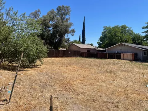 875 J St, Lathrop, CA 95330 photo 4