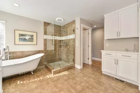 Bath - 104 Cobb Ct, Folsom, CA 95630 photo 3 of 7