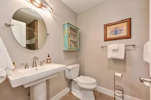 Bath - 104 Cobb Ct, Folsom, CA 95630 photo 4 of 7