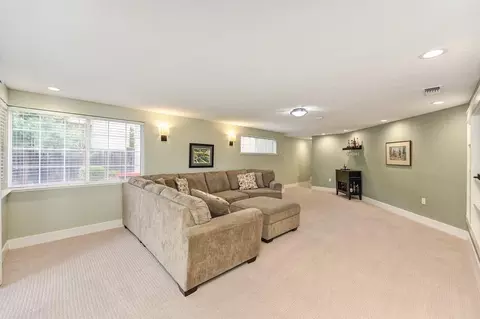Living - 104 Cobb Ct, Folsom, CA 95630 photo 12 of 13