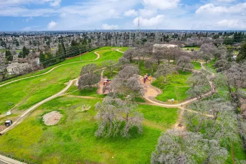 View/Area - 104 Cobb Ct, Folsom, CA 95630 photo 6 of 7
