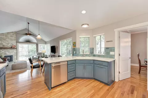 Kitchen - 104 Cobb Ct, Folsom, CA 95630 photo 6 of 7