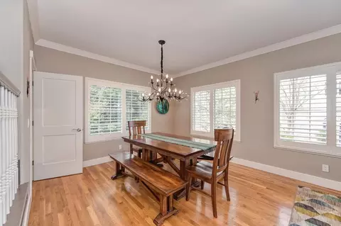 Dining - 104 Cobb Ct, Folsom, CA 95630 photo 4 of 9