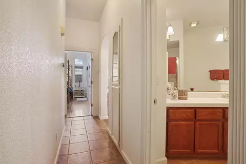 Entry Way - 4165 Donovan Way, Turlock, CA 95382 photo 3 of 3