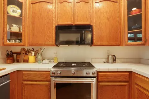 Kitchen - 4165 Donovan Way, Turlock, CA 95382 photo 5 of 8