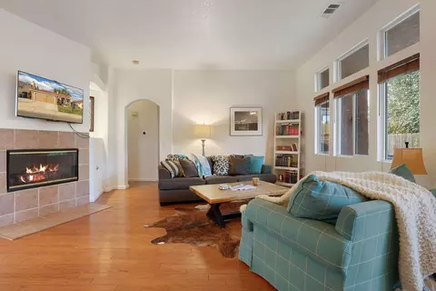 Living - 4165 Donovan Way, Turlock, CA 95382 photo 3 of 4