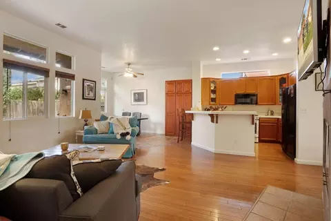 Living - 4165 Donovan Way, Turlock, CA 95382 photo 4 of 4
