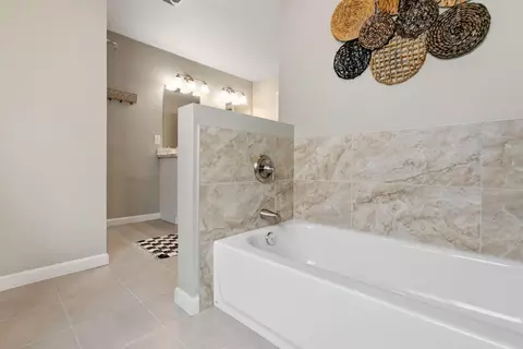 Bath - 4508 Marble Way, Carmichael, CA 95608 photo 3 of 4