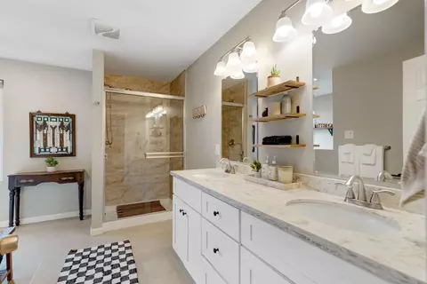 Bath - 4508 Marble Way, Carmichael, CA 95608 photo 2 of 4