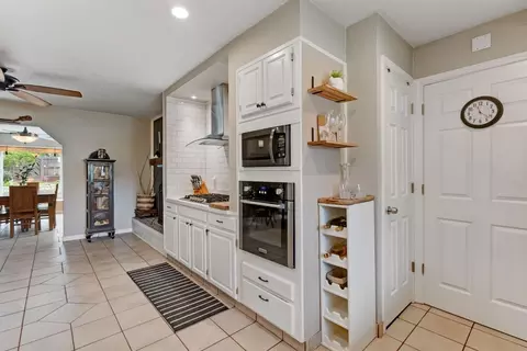 Kitchen - 4508 Marble Way, Carmichael, CA 95608 photo 4 of 6