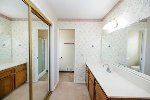 Bath - 2700 Marlee Dr, Turlock, CA 95380 photo 1 of 3