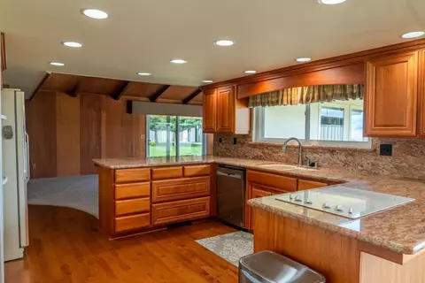 Kitchen - 4825 Rice Rd, Modesto, CA 95357 photo 3 of 7