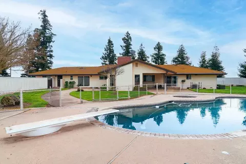 Exterior - 4825 Rice Rd, Modesto, CA 95357 photo 8 of 16