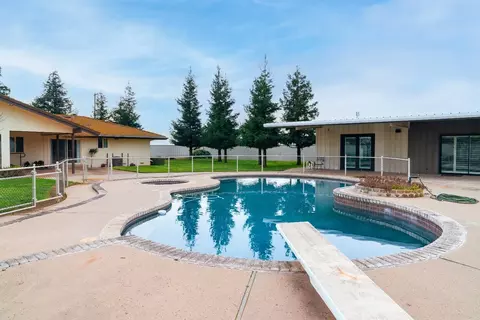 Exterior - 4825 Rice Rd, Modesto, CA 95357 photo 7 of 16
