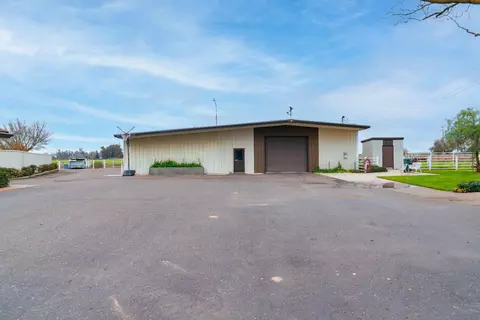 Exterior - 4825 Rice Rd, Modesto, CA 95357 photo 14 of 16