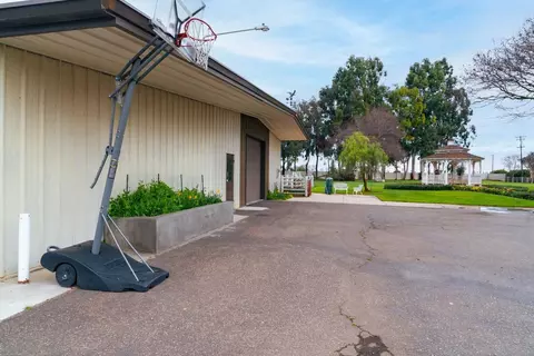 Exterior - 4825 Rice Rd, Modesto, CA 95357 photo 15 of 16
