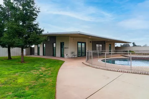 Exterior - 4825 Rice Rd, Modesto, CA 95357 photo 5 of 16