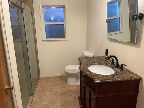 1421 E Marshall St, Turlock, CA 95380 photo 8