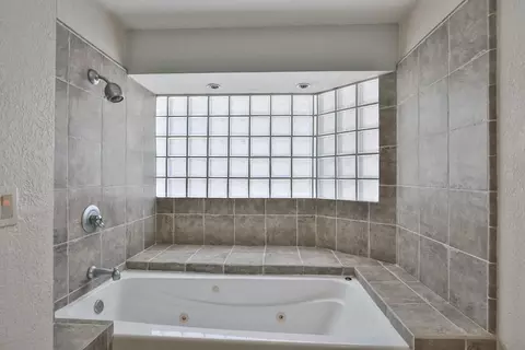 Bath - 1010 Lydia Ln, Placerville, CA 95667 photo 2 of 4