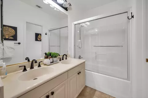 Bath - 836 Heavenly Pl, Milpitas, CA 95035 photo 2 of 4