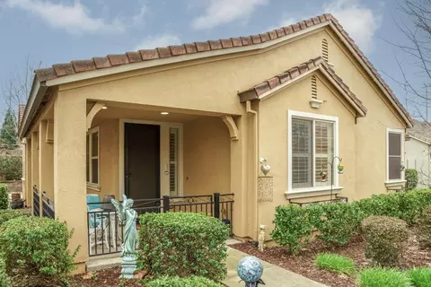 1233 Marseille Ln, Roseville, CA 95747