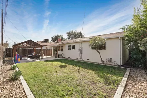 Exterior - 1327 W Walnut St, Lodi, CA 95242 photo 9 of 15