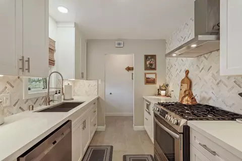 Kitchen - 1327 W Walnut St, Lodi, CA 95242 photo 4 of 5