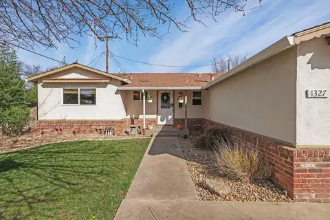 Exterior - 1327 W Walnut St, Lodi, CA 95242 photo 6 of 15