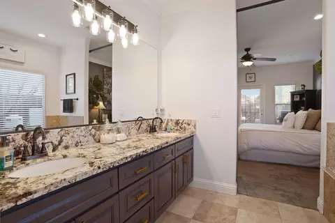 Bath - 1236 Tasha Dr, Ripon, CA 95366 photo 3 of 6