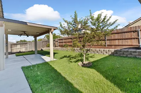 Exterior - 437 Pendragon St, Manteca, CA 95337 photo 4 of 7