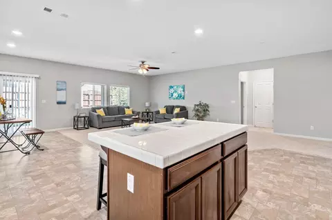 Kitchen - 437 Pendragon St, Manteca, CA 95337 photo 5 of 7