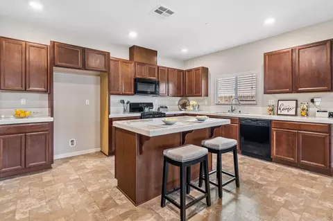 Kitchen - 437 Pendragon St, Manteca, CA 95337 photo 7 of 7