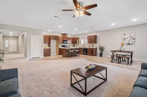 Living - 437 Pendragon St, Manteca, CA 95337 photo 6 of 6