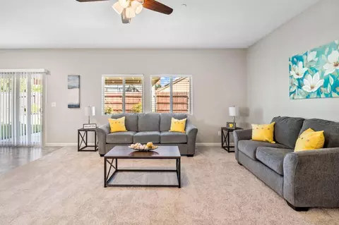 Living - 437 Pendragon St, Manteca, CA 95337 photo 5 of 6