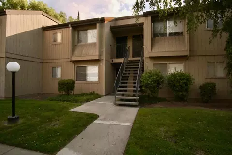 3591 Quail Lakes Dr #208, Stockton, CA 95207