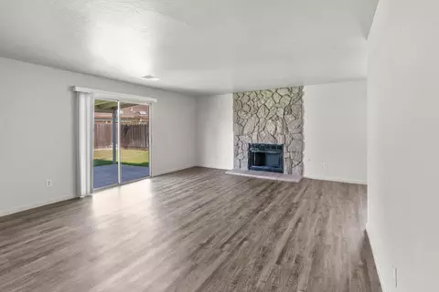 917 Lindsay Dr, Modesto, CA 95356 photo 9