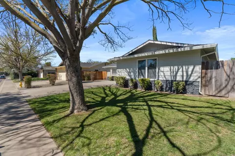 917 Lindsay Dr, Modesto, CA 95356 photo 5