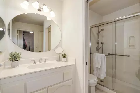 Bath - 1215 Impala Pl, Davis, CA 95616 photo 4 of 6
