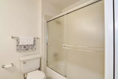 Bath - 1215 Impala Pl, Davis, CA 95616 photo 6 of 6