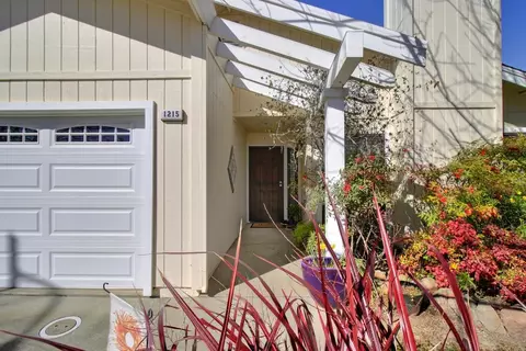 Exterior - 1215 Impala Pl, Davis, CA 95616 photo 4 of 35