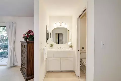 Bath - 1215 Impala Pl, Davis, CA 95616 photo 2 of 6