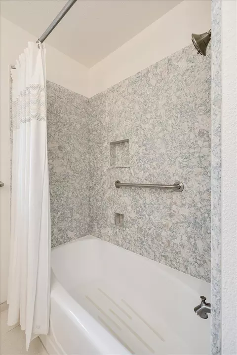 Bath - 6274 Heathcliff Dr, Carmichael, CA 95608 photo 6 of 6
