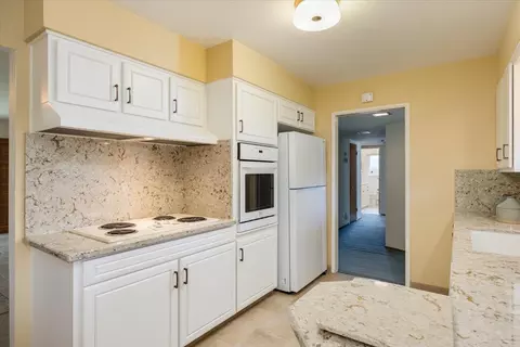 Kitchen - 6274 Heathcliff Dr, Carmichael, CA 95608 photo 3 of 5