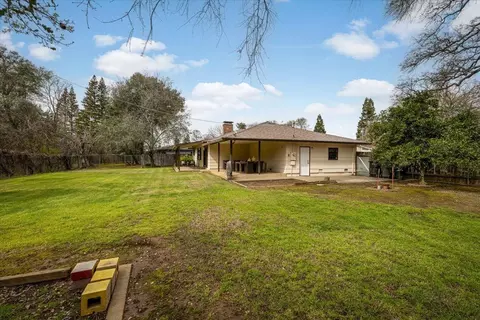 Exterior - 6274 Heathcliff Dr, Carmichael, CA 95608 photo 12 of 16