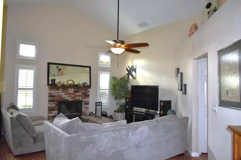 672 Chenin Blanc Dr, Manteca, CA 95337 photo 3