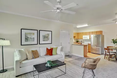 10001 Woodcreek Oaks Blvd #1324, Roseville, CA 95747