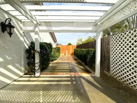 3828 Emperor Ln, Modesto, CA 95356 photo 17