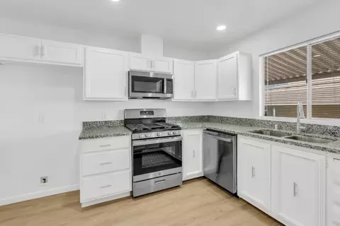 127 Davis Ave, Sacramento, CA 95823
